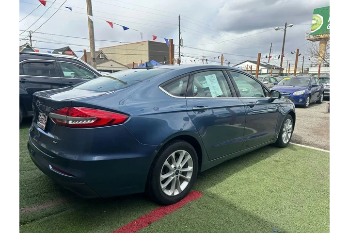 $11000 : 2019 FORD FUSION2019 FORD FUS image 4
