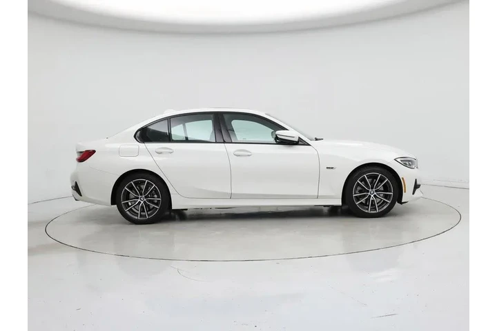 $27998 : BMW 3 Series 2022 330e 4dr S image 7
