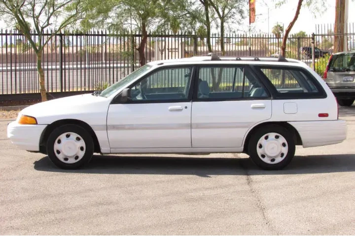 $2995 : 1995 Escort LX image 5
