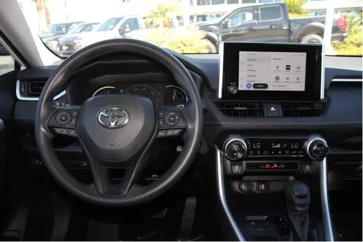 $29009 : Toyota RAV4 2024 XLE 4dr SUV image 5
