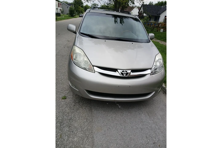 $5500 : Toyota sienna xl limited image 8
