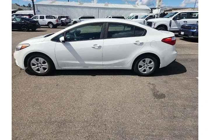 $8991 : Kia Forte 2016 LX 4dr Sedan image 9