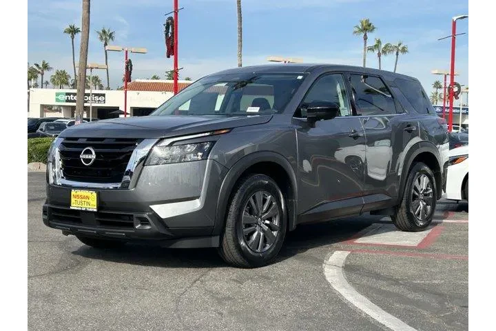 $38170 : Nissan Pathfinder 2025 S 4dr image 1
