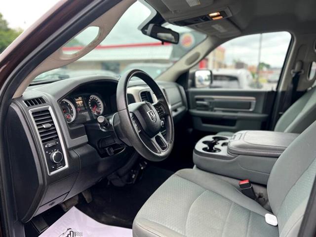 $12900 : 2015 RAM 1500 4WD Crew Cab 14 image 10