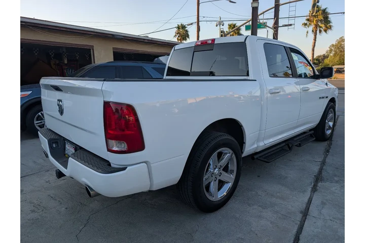 $12995 : 2010 RAM 1500 ST Crew Cab 2WD image 4