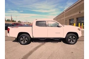 $32998 : Toyota Tacoma 2019 4x4 TRD S thumbnail