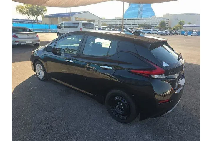 $9988 : Nissan LEAF 2023 S 4dr Hatch image 4