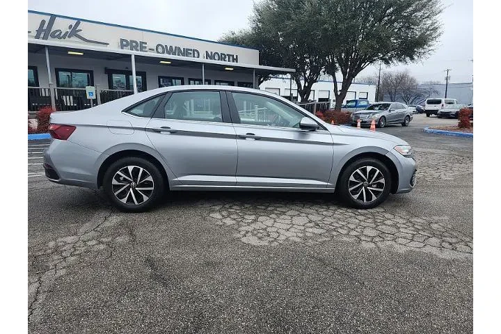 $16998 : Volkswagen Jetta 2024 S 4dr image 2