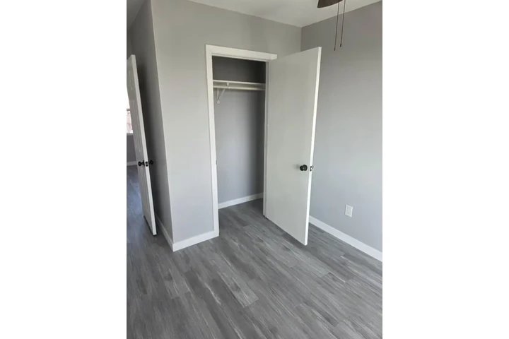 $1100 : Spacious 1BR 1BA $1100 image 9