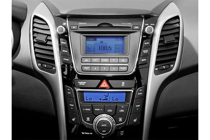 $7966 : Hyundai ELANTRA GT 2014 4dr image 9