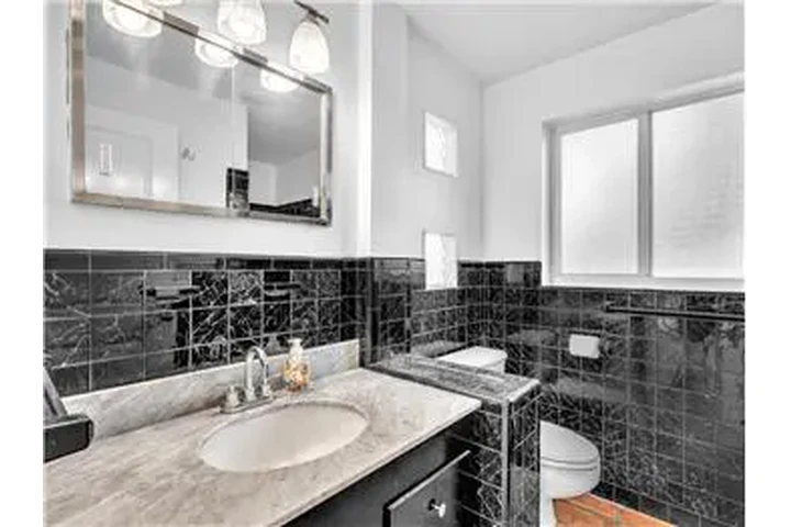 $4500 : Rental property with 3 bedro image 7