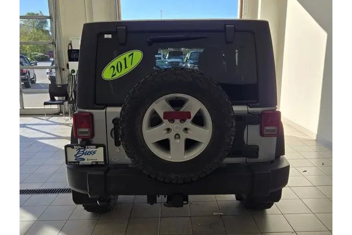 Jeep Wrangler Unlimited 2017 image 10