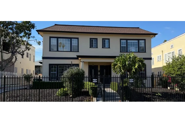 $1985 : 2 Bedroom Apt in Koreatown image 1