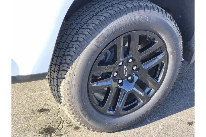 Chevrolet Silverado 1500 202 image 7