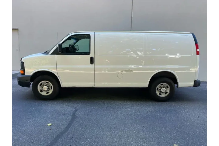 $16975 : 2014 Express 2500 image 6