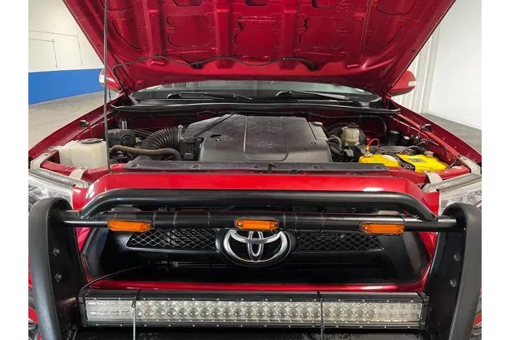 $32926 : Toyota Tacoma 2015 4x4 V6 4d image 9