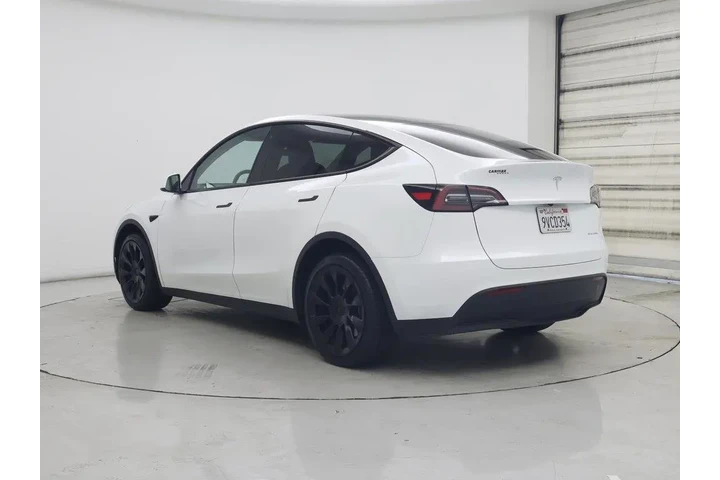 $33998 : Tesla Model Y 2023 AWD Long image 2