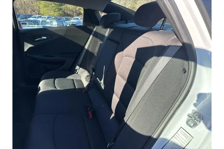 $23777 : Chevrolet Malibu 2024 LT 4dr image 9