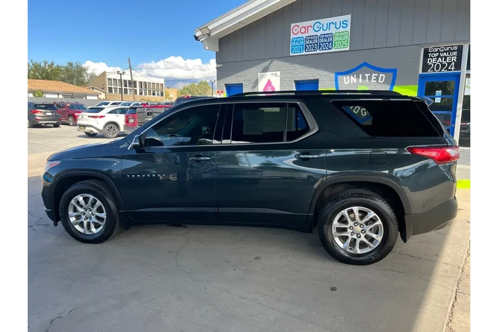 2021 Traverse image 8