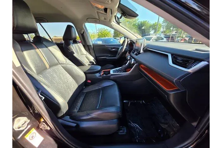 $23300 : Toyota RAV4 2019 AWD Adventu image 10