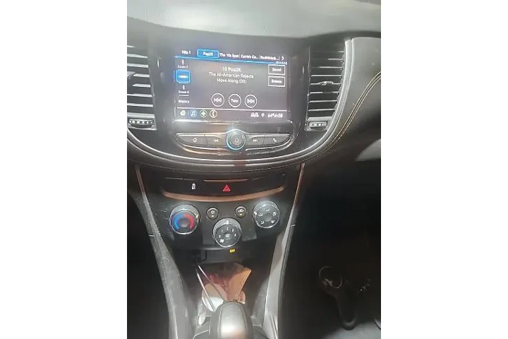 $14221 : Chevrolet Trax 2021 LT 4dr C image 6