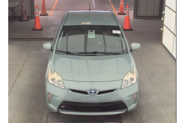 $11495 : 2014 Prius Two image 4