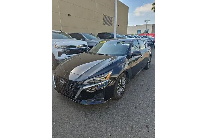$19500 : Nissan Altima 2025 2.5 SV 4d image 1