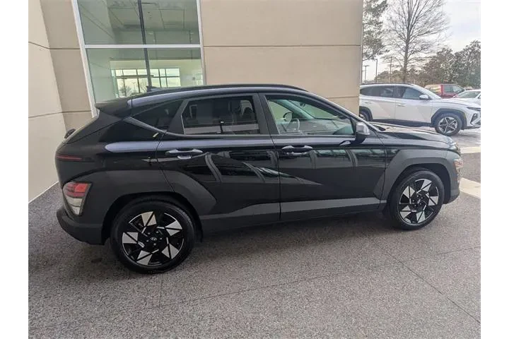 $22549 : Hyundai KONA 2024 SEL 4dr Cr image 7