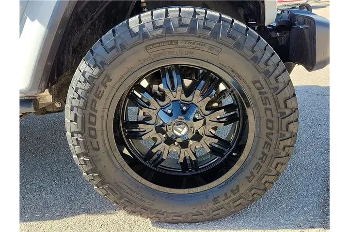 $28995 : Jeep Gladiator 2020 4x4 Over image 7