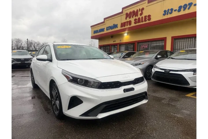 2024 Forte LXS image 2