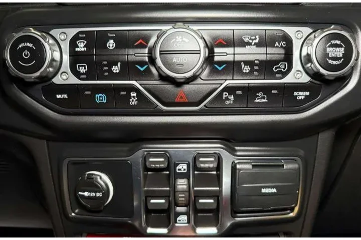 $35995 : Jeep Wrangler Unlimited 2021 image 8