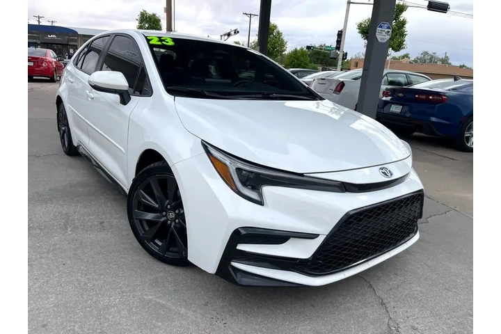 2023 Corolla SE Nightshade 4D image 3