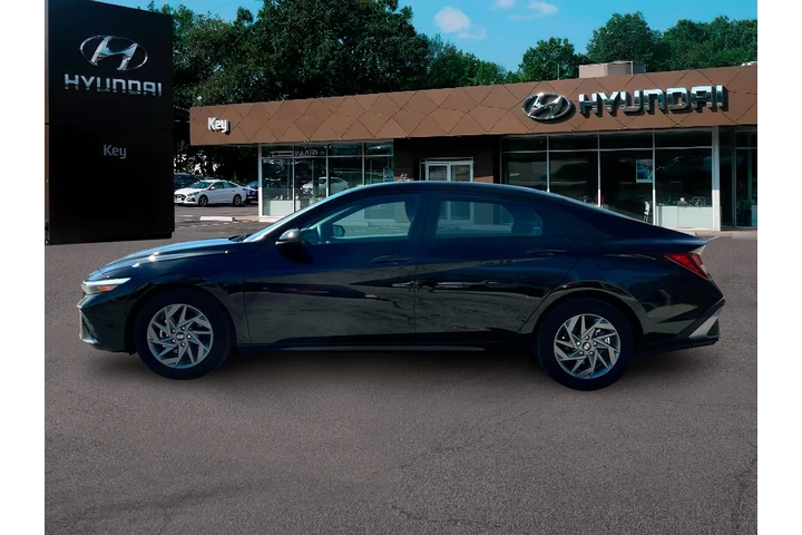 $21175 : Hyundai ELANTRA 2024 SEL 4dr image 3