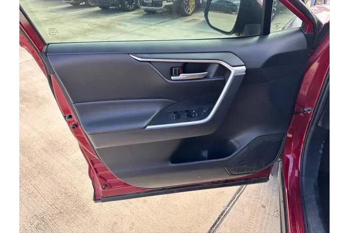 $24875 : Toyota RAV4 2023 AWD XLE 4dr image 9