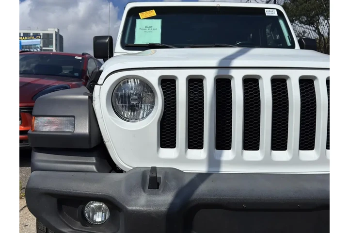 $23795 : Jeep Wrangler Unlimited 2021 image 10