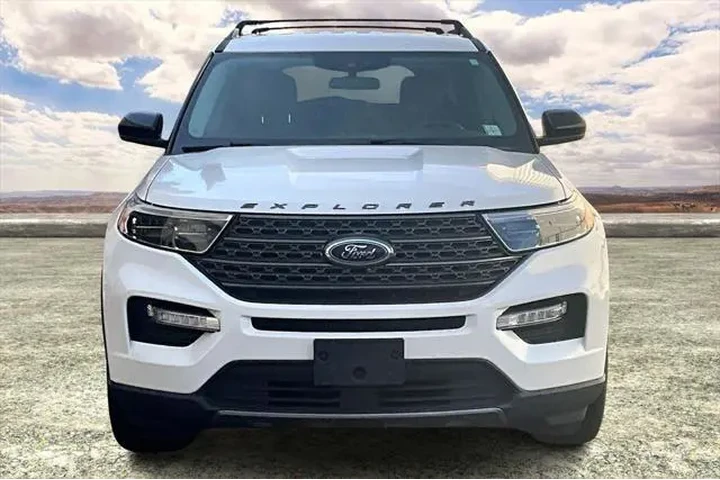 $23794 : Ford Explorer 2022 AWD XLT 4 image 2
