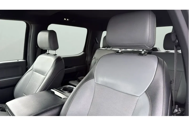 $39991 : Ford F-150 Lightning 2022 AW image 10