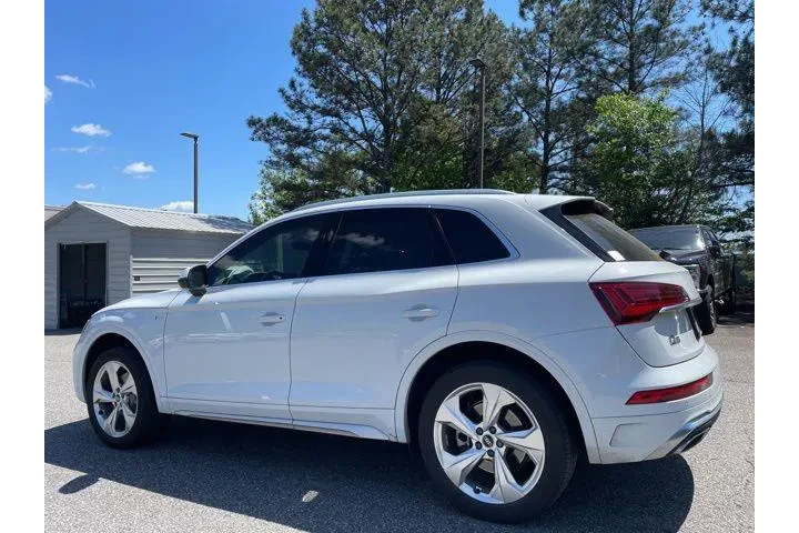$28039 : Audi Q5 2022 AWD quattro S l image 4