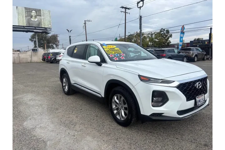 $11999 : 2019 Santa Fe SE 2.4L image 1