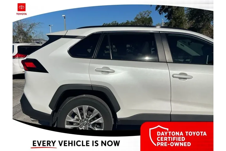 $33000 : Toyota RAV4 2024 XLE Premium image 3