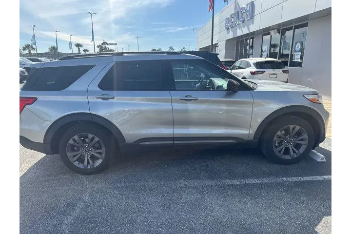 $29864 : Ford Explorer 2023 XLT 4dr S image 8