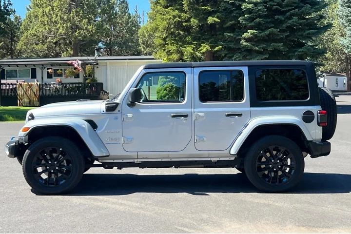 $27588 : Jeep Wrangler 2023 4x4 Sahar image 7