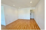 $2385 : 3 Bedroom House in Maywood thumbnail