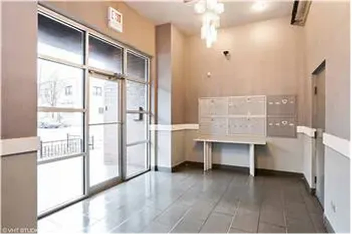 $2700 : Rental property with 1 bedro image 8