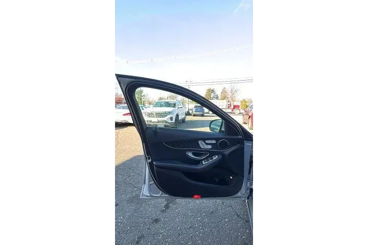 $11587 : Mercedes-Benz C-Class 2016 C image 9