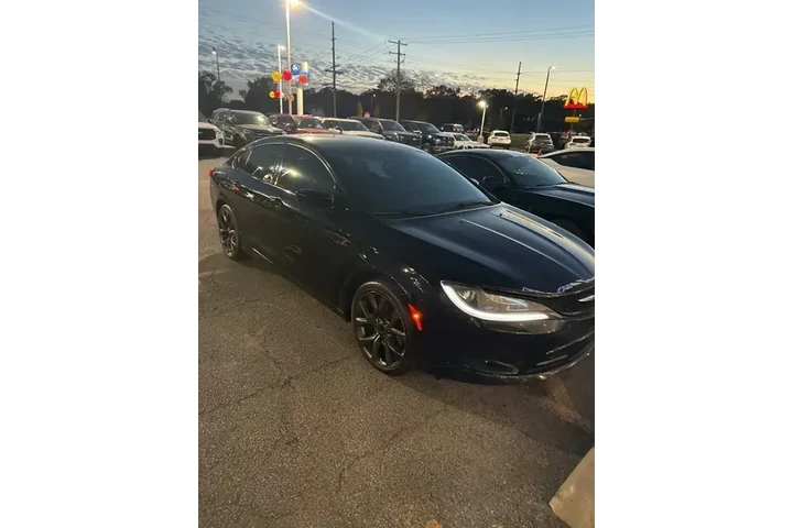 Chrysler 200 2015 S 4dr Seda image 2