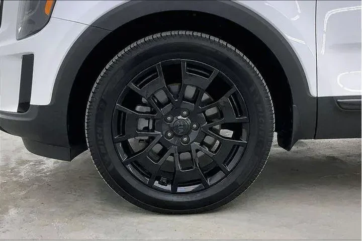 $27990 : Kia Telluride 2021 AWD SX 4d image 10