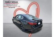 $14852 : Nissan Altima 2024 2.5 SR 4d thumbnail