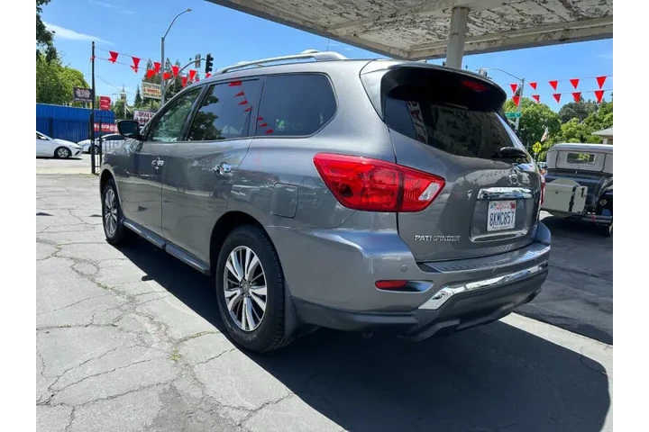 2019 Pathfinder S image 8