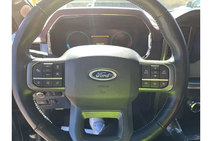 $35999 : Ford F-150 2021 4x4 Lariat 4 image 10